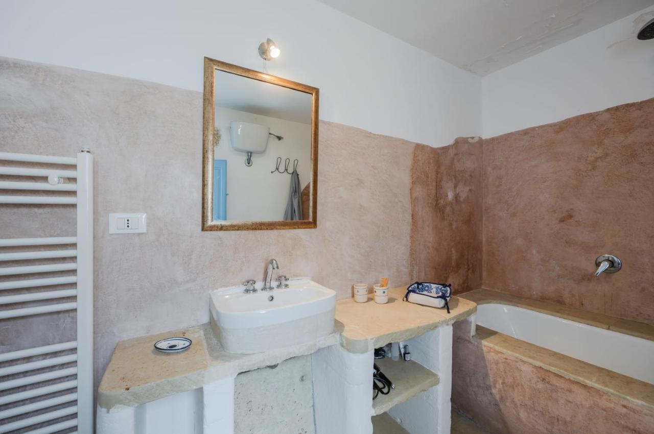 Casa Dei 5 Camini With Terrace Apartment Ortelle Bagian luar foto