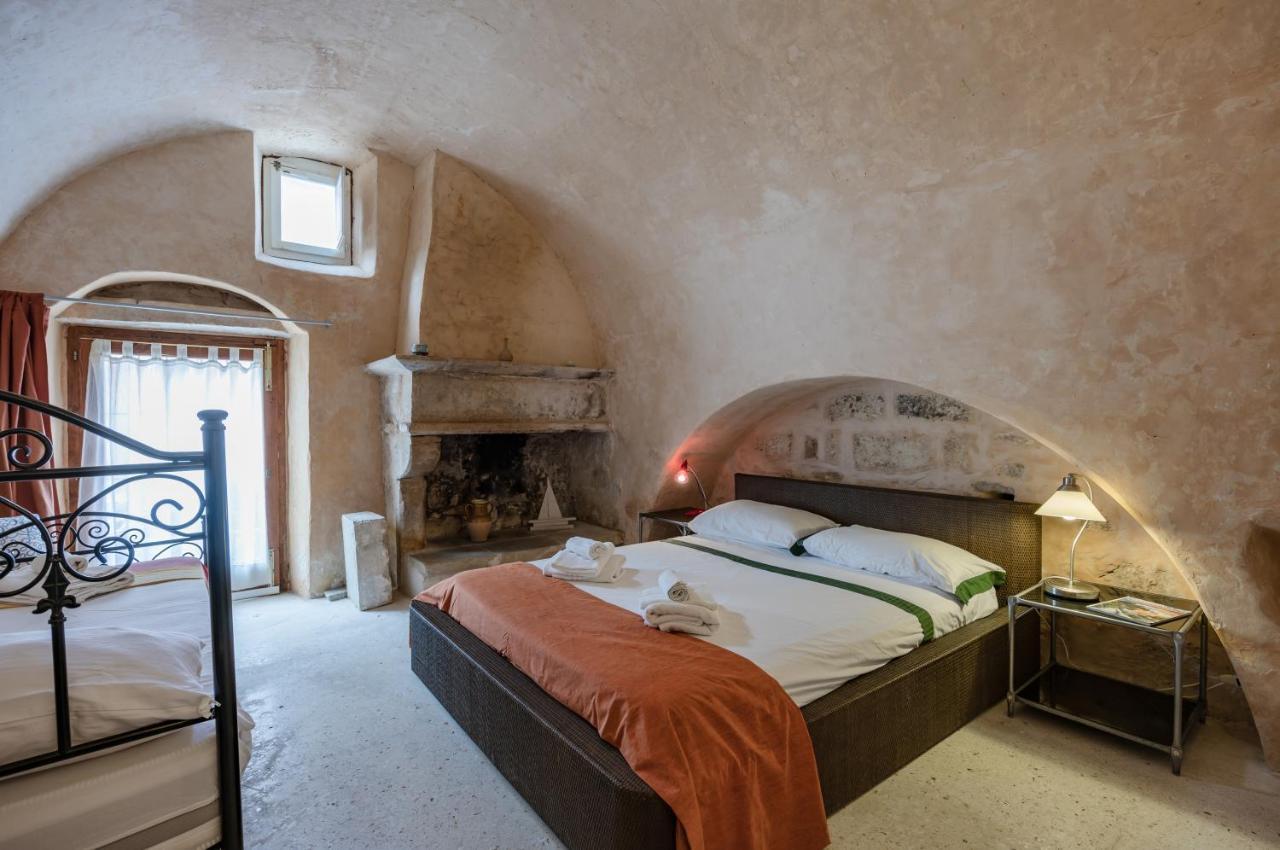 Casa Dei 5 Camini With Terrace Apartment Ortelle Bagian luar foto